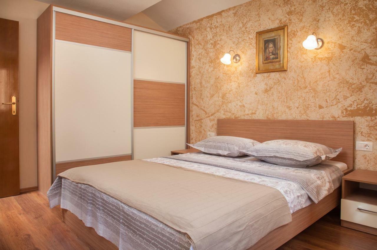 Apartments Kate Makarska Buitenkant foto