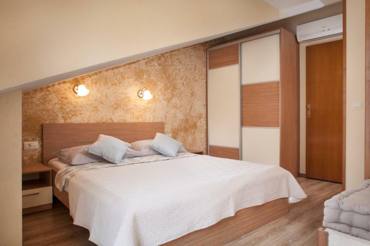 Apartments Kate Makarska Buitenkant foto